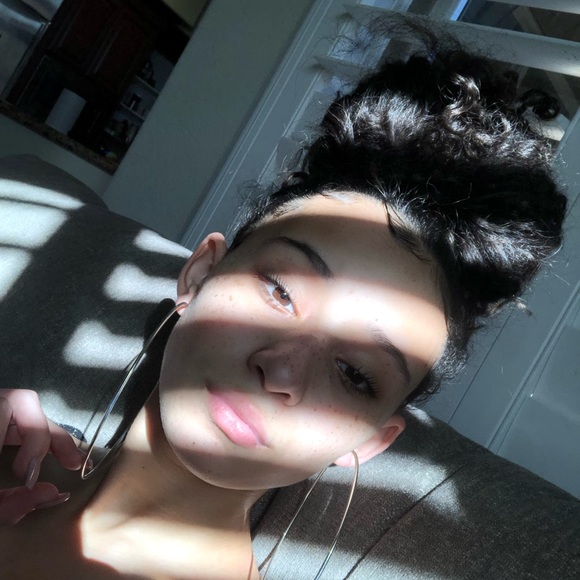 Meet your Posher, Janicya - Picture 1 of 1